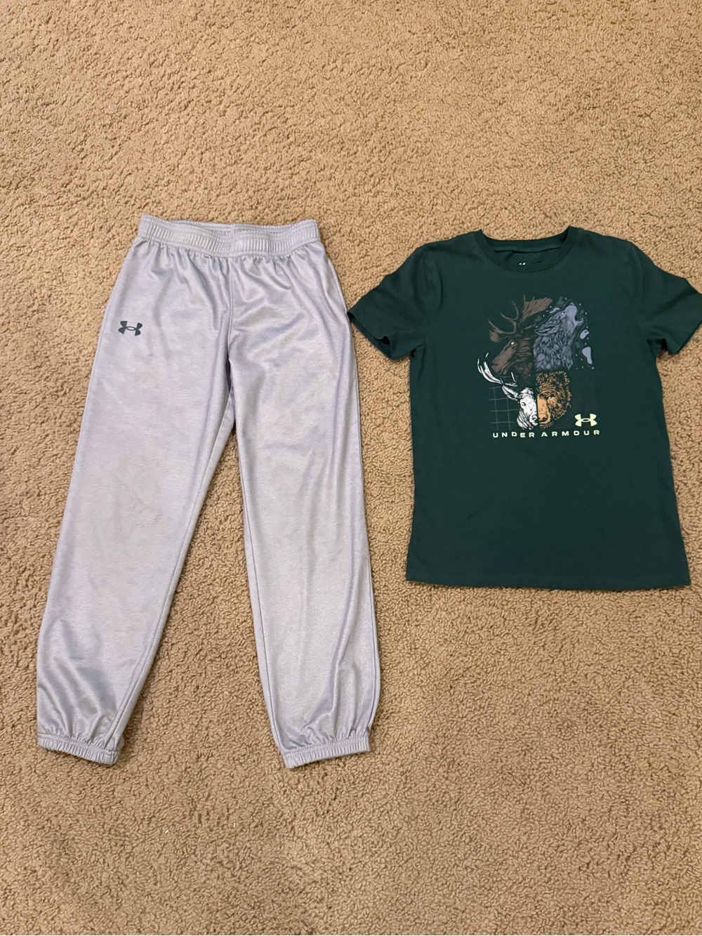 Under Armour Boys jogger/t-shirt set. Youth M.
